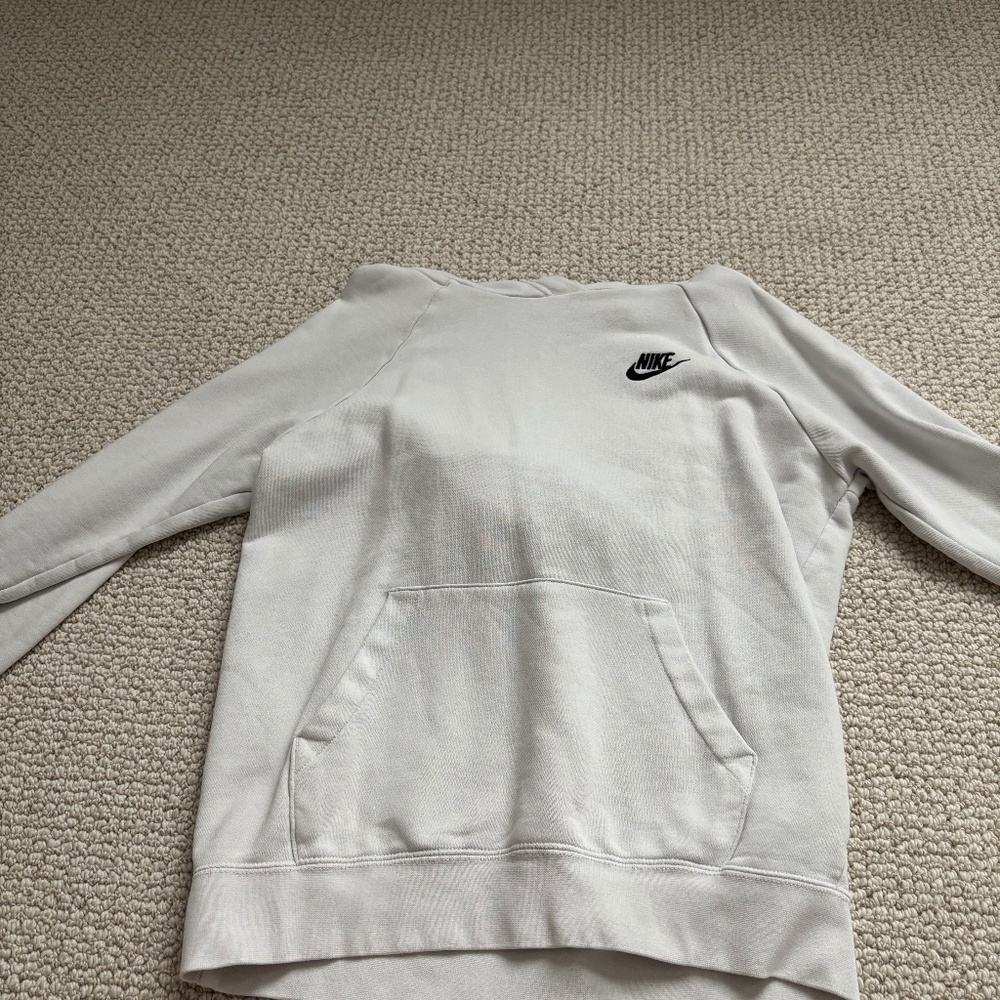 Women’s white nike hoodie